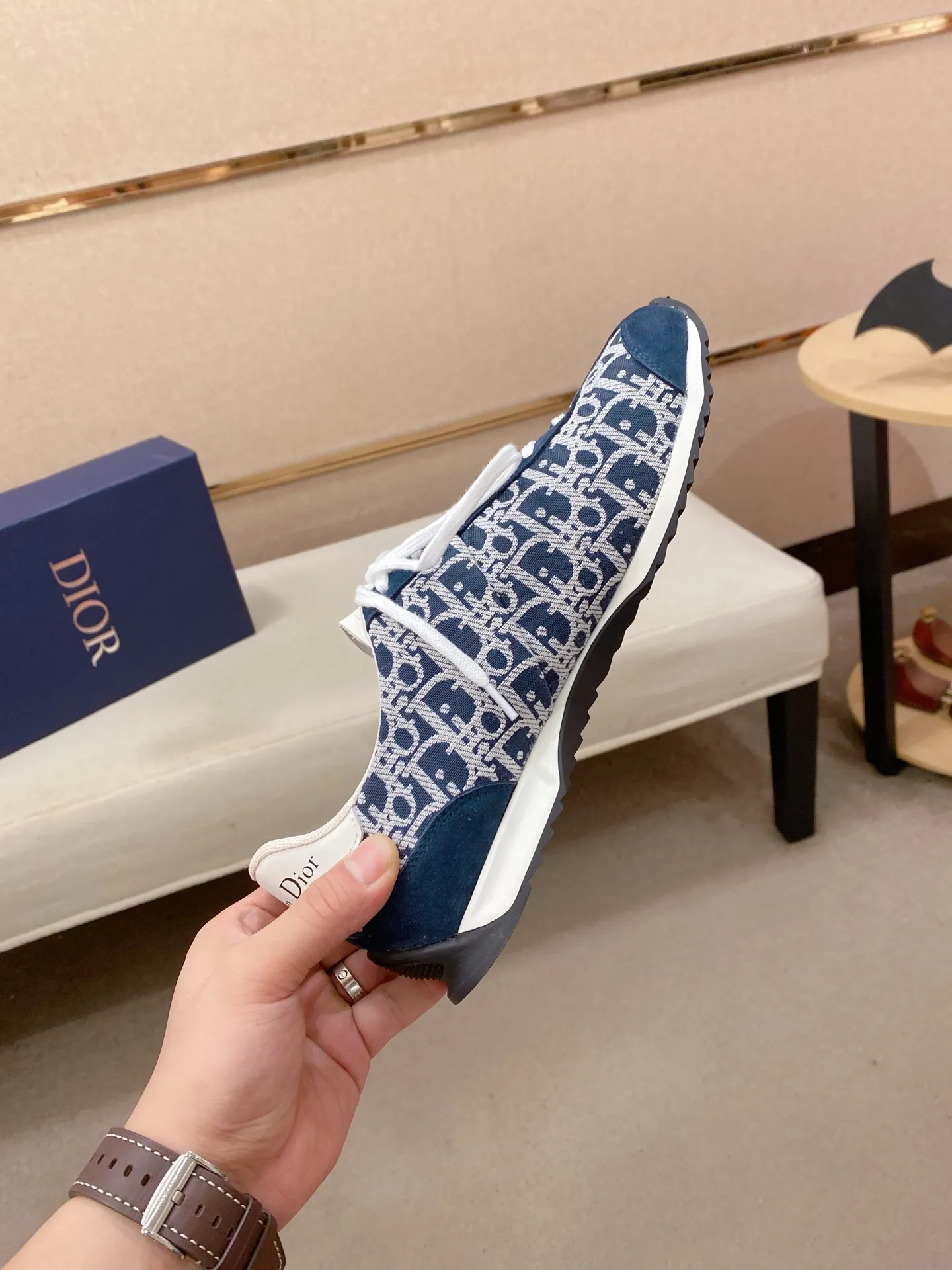Men's shoes💰: 440💰Couple style💏 [Dior·Dior] New casual sports style men's shoes, new spring and summer design, perfect workmanship, lace-up lazy style to create wardrobe quality, upper: imported first-layer cowhide, mesh breathable lining soft and comfortable, ultra-light TPU wear-resistant outsole, simple, versatile fashion men's shoes, excellent color code number 35--44. (45,46 customized items are not returnable or exchangeable)